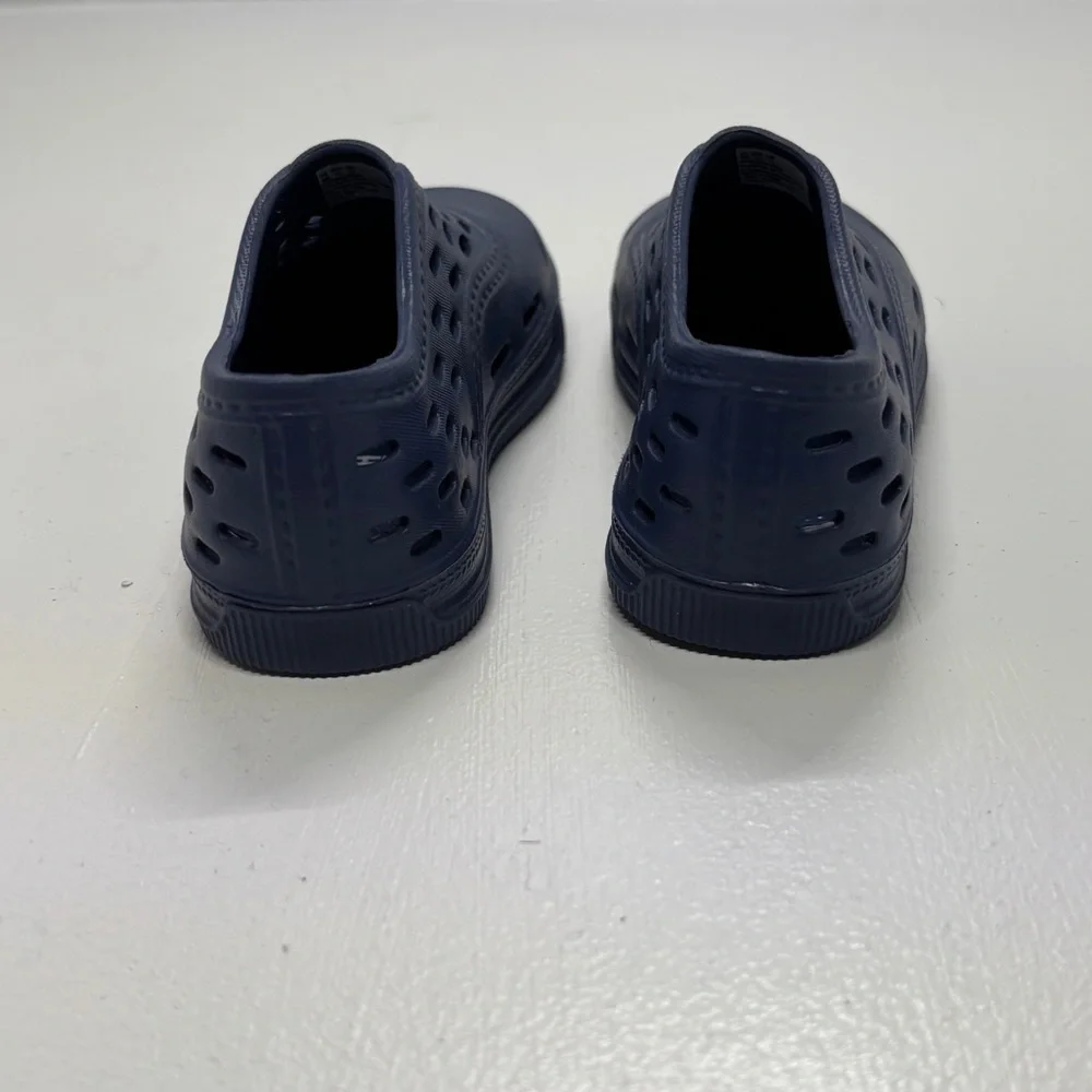OshKosh B’gosh Raye Kids Clogs Water Shoes Blue Slip On Size 6 Lightweight